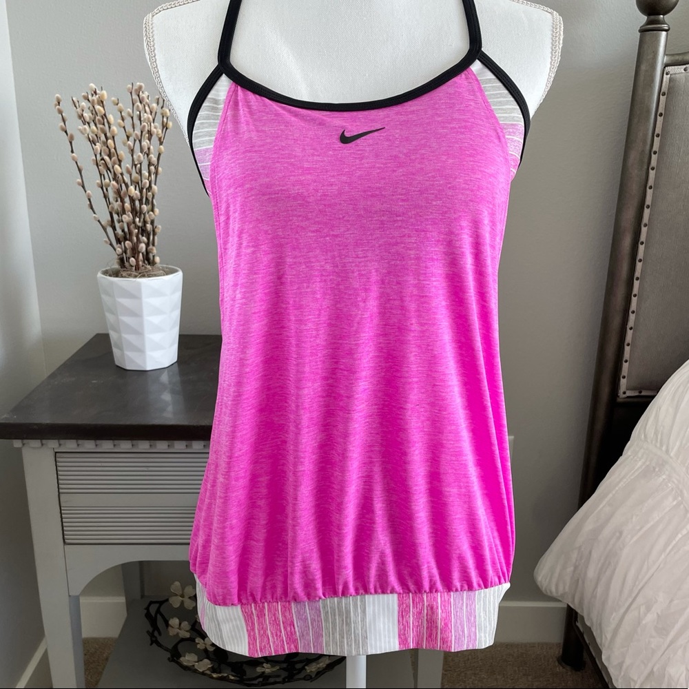 Nike Large NWOT tank top with built in bra